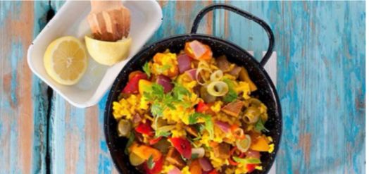 Paella vegetal con seitán